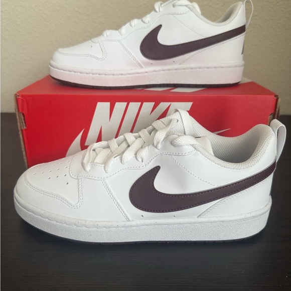 Nike White and Black Sneakers Classic Court Style - Picture 5 of 8